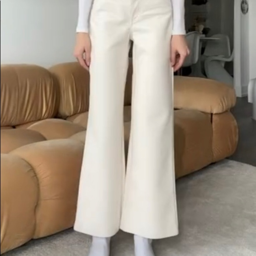 ISO Aritzia Melina Wide Leg Pants in Birch Size 6 or 8.